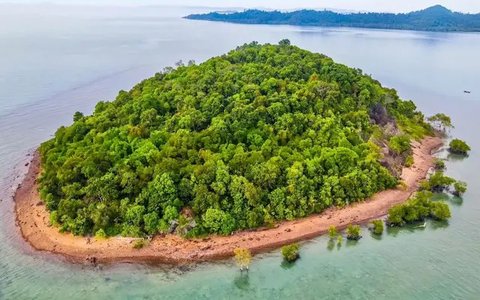 Penampakan Viral Pulau Indonesia Dijual Rp 12 Miliar (Sumber: Tiktok/fhomesjkt)