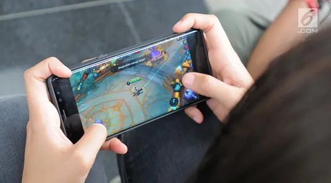 Anak kecanduan gadget/copyright: shutterstock