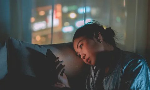 ilustrasi perempuan sedih/Photo by Ton Vn/Pexels