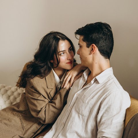 10 Tanda Laki-Laki Benar-Benar Sayang Padamu, No. 5 Pasti Bikin Kamu Terharu!