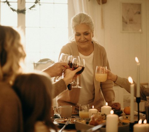 10 Tanda Laki-Laki Benar-Benar Sayang Padamu, No. 5 Pasti Bikin Kamu Terharu!