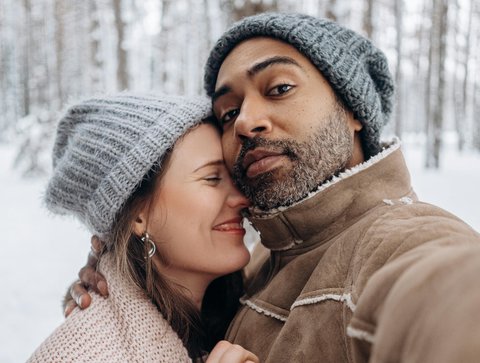 10 Tanda Laki-Laki Benar-Benar Sayang Padamu, No. 5 Pasti Bikin Kamu Terharu!