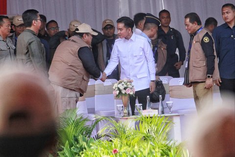 FOTO: Momen Wapres Gibran Pimpin Apel Siaga Pengawasan Pilkada 2024, Minta Bawaslu Tegas dan Adil