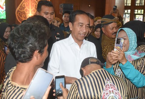 FOTO: Momen Jokowi Turun Gunung di Pilkada Jakarta, Blak-blakan Minta Paguyuban Pujakesuma Menangkan RK-Suswono