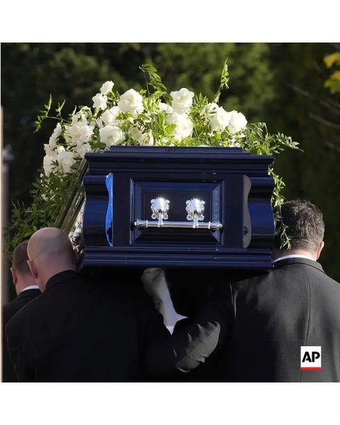 Potret pemakaman Liam Payne, dihadiri anggota One Direction. (sumber: Instagram/apnews)