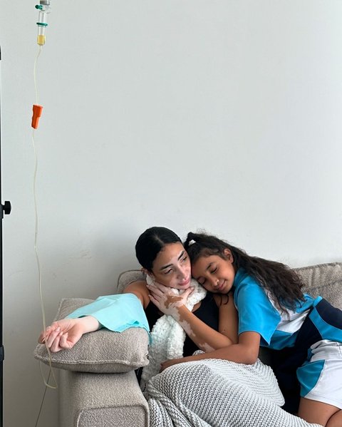 Potret Kebersamaan Logina Salah Miss Universe Mesir 2024 dengan Putrinya yang Cantik