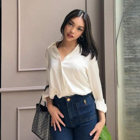 Profil Naura Ayu, Anak Baldy Mulya Putra dan Penyanyi Senior Riafinola Ifani Sari yang Multitalenta