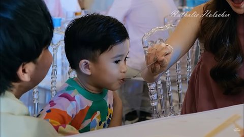 7 Potret Adzam di Perayaan Ultah Azura, Ditemani Rizky Febian dan Akrab dengan Mahalini