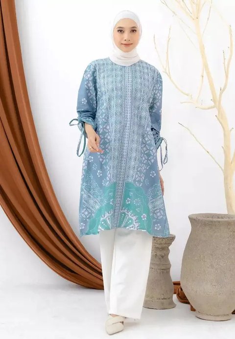 Inspirasi Batik Tunik Modis untuk ke Kantor dan Kondangan, Tampil Anggun dan Nyaman di Setiap Kesempatan (zalora)