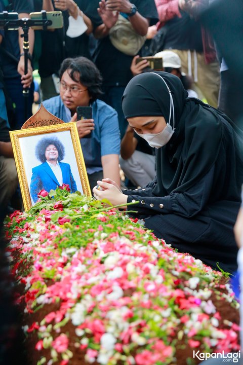 Usut punya usut, rupanya Bambino ingin punya Waktu me time di makam sang ayah. Setelah dicari tau, Bambino sering mengunjungi makam Babe tanpa sepengetahuan Fati