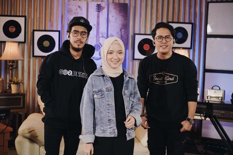 Bukan Sekadar Teman Band, Berikut 11 Momen Perjalanan Cinta Nissa Sabyan dan Ayus yang Kini Resmi Menikah