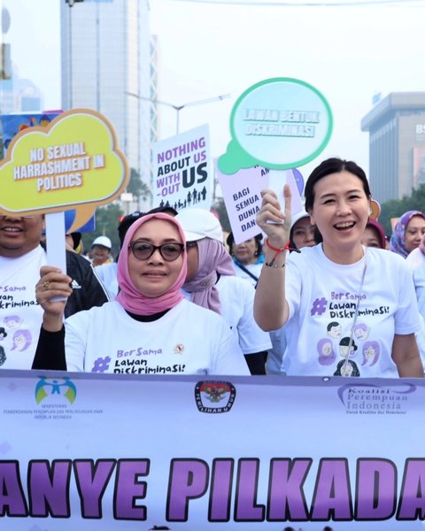 Penampilan Sederhana Tapi Bersinar Veronica Tan Bersama Menteri Arifah