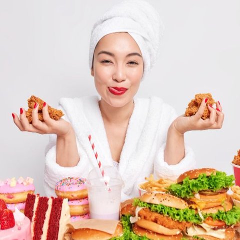 Junk foods are convenient, but they are harmful for our health.