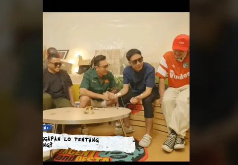 Baim Wong kirim doa dan empati kepada Muhyani yang menjadi tersangka gara-gara melawan maling kambing yang bawa golok. Maling itu kini tewas. (Foto: Dok. Instagram @baimwong)