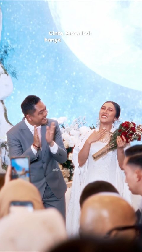 Girang Banget, Ini Momen Ade Govinda Umumkan Kehamilan Pertama sang Istri