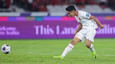 Marselino Ferdinan sukses menjadi bintang kemenangan Timnas Indonesia atas Arab Saudi pada laga kualifikasi Piala Dunia 2026. Persembahan dua gol mantan pemain Persebaya itu tidak hanya memba