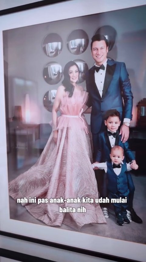 15 Tahun Pernikahan, Ini 7 Potret Kebersamaan Titi Kamal dan Christian Sugiono yang Romantis Terus - bak Masih Pacaran