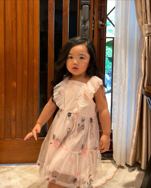 Lucunya Xarena Anak Siti Badriah dengan Rambut Lurus, bak Barbie Hidup