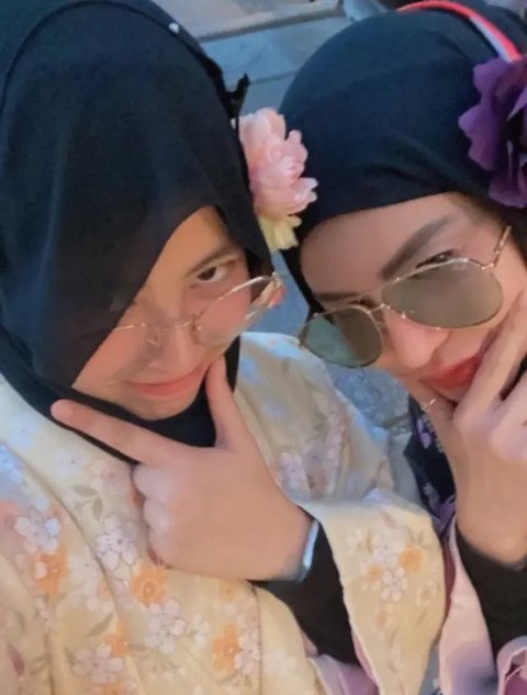 Potret Sarah Vi Pakai Makeup Porcelain (Sumber: Instagram/sarahvi_)