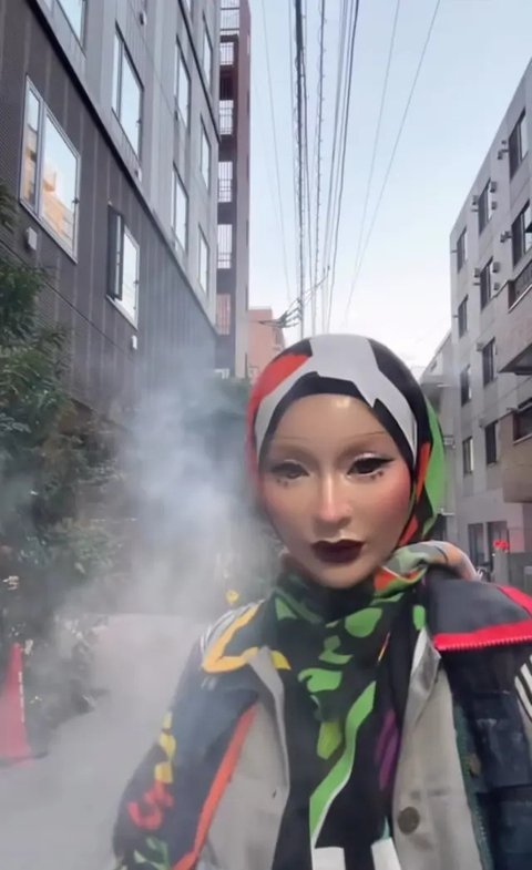 Potret Sarah Vi Pakai Makeup Porcelain (Sumber: Instagram/sarahvi_)