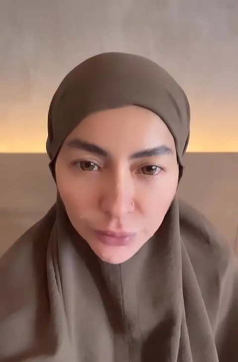 Potret Sarah Vi Pakai Makeup Porcelain (Sumber: Instagram/sarahvi_)