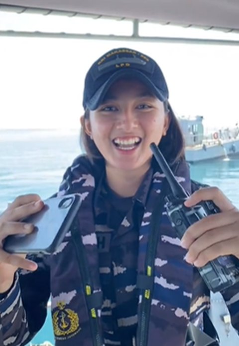 Panas-panasan Tugas di Laut