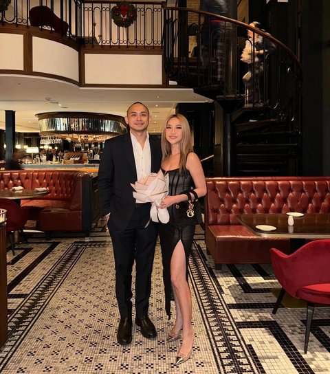 BCL dan Tiko selama ini dikenal sebagai pasangan yang selalu mesra. Baru-baru ini, mereka tampak asyik habiskan waktu di sebuah restoran mewah.