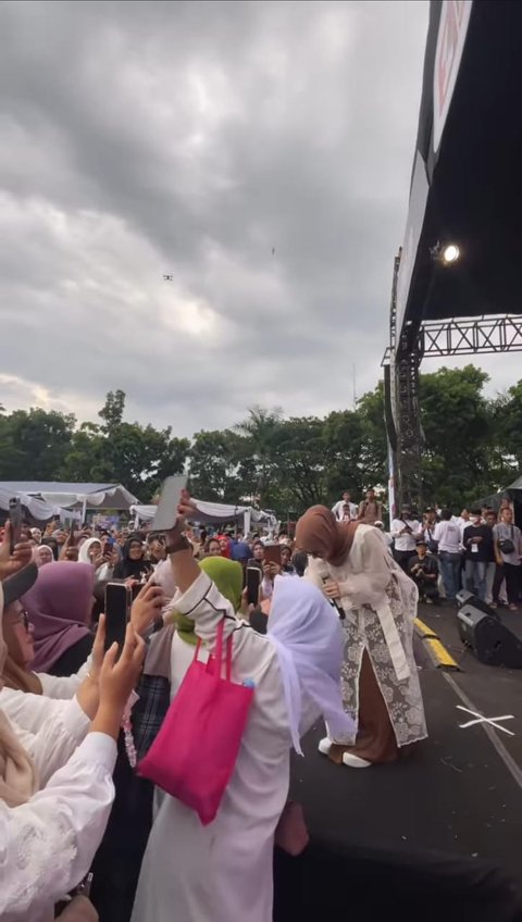 Momen Nissa Sabyan Manggung Usai Dikabarkan Telah Menikah dengan Ayus