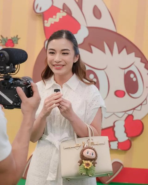 Tren boneka Labubu menjalar ke kalangan selebritas Tanah Air. Salah satu yang merasakan Chelsea Olivia. Ia ikut demam boneka Labubu gara-gara anak. (Foto: Dok. Instagram @chelseaoliviaa)