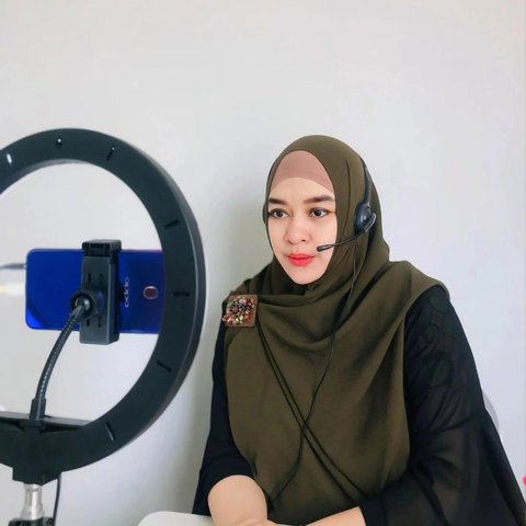 Fakta Mengejutkan Dibalik Pernikahan Zeda Salim dan Mantan Suaminya yang Diduga Alami KDRT