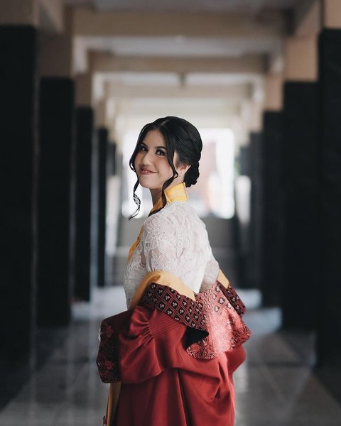 8 Potret Anak Ariyo Wahab Wisuda Tampil Cantik Berkebaya, Berhasil Wujudkan Mimpi Orang Tua