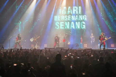 Konser Dua Dekade Kotak sukses digelar di GBK Basketball Hall, Senayan, Jakarta, pada Sabtu (23/11/2024) malam.
