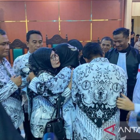 Guru Honorer Supriyani Divonis Bebas, Tangis Haru Keluarga dan Rekan Kerja Pecah di Ruang Sidang