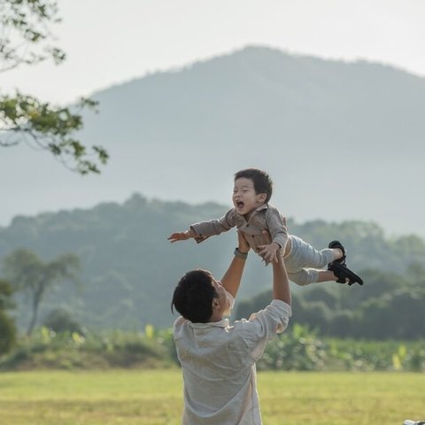 Panduan Cara Menerapkan Positive Parenting dalam Pengasuhan Anak