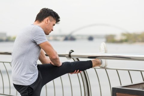 Tidak Melakukan Pemanasan Sebelum Stretching