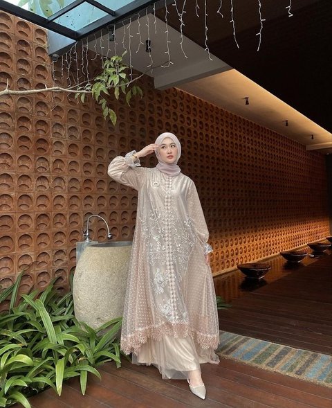 6 Inspirasi Baju Tunik Lebaran 2025 yang Wajib Kamu Coba! Tampil Anggun dan Modis dengan Pilihan Terbaik