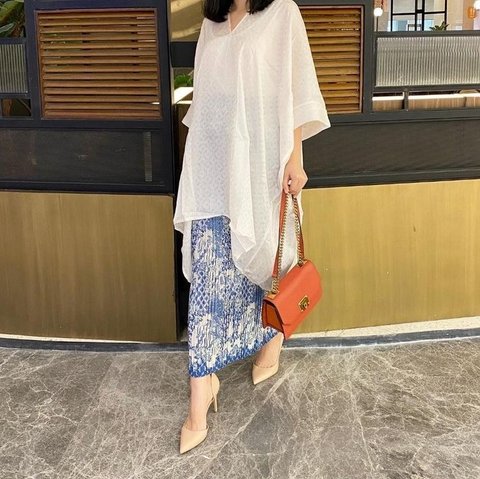 6 Inspirasi Baju Tunik Lebaran 2025 yang Wajib Kamu Coba! Tampil Anggun dan Modis dengan Pilihan Terbaik