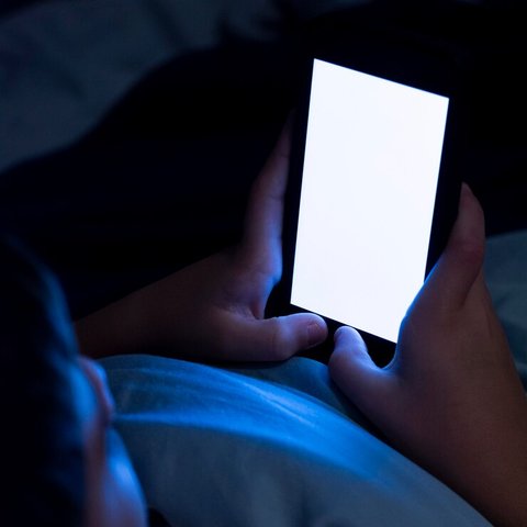 Ilustrasi Blue Light