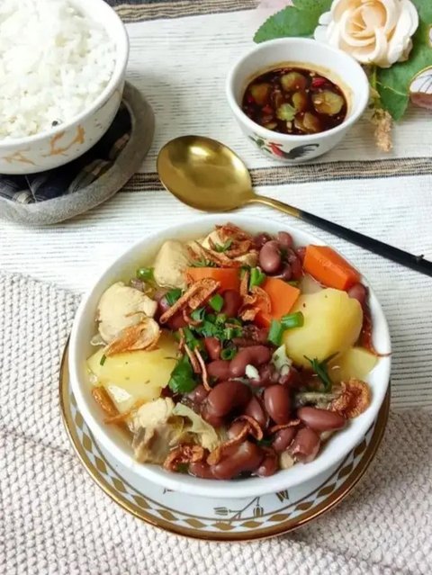 Ilustrasi olahan daging ayam ala Korea./Copyright shutterstock.com/g/TMON