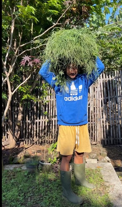 Dulu Pelawak Populer, Isa Bajaj Kini Pulang Kampung dan Rintis Usaha Warung Makan