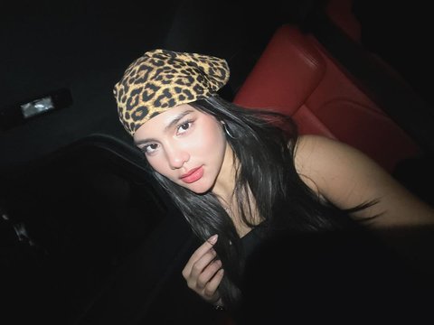 7 Potret Davina Karamoy Bergaya Tomboy, Aura Cantiknya Tak Terbendung