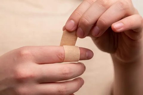 Kolesterol Sebabkan Sensasi Kebas di Tangan? (Image Point Fr / shutterstock)