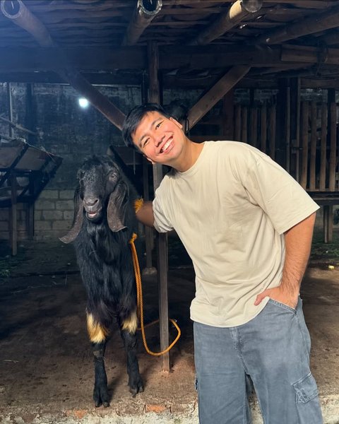 Apa Pekerjaan Frans Faisal Kakak Fuji sekaligus Adik Bibi Ardiansyah?