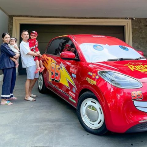 Penampakan Keren Mobil Lightning McQueen Rayyanza Hadiah dari Raffi Ahmad di Ultah Ke-3, Cipung Auto Happy