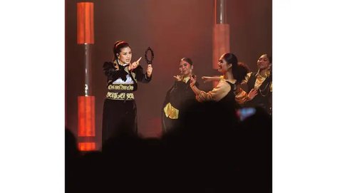 Penampilan Megah dan Menawan Sherina Munaf di Pembukaan FFI 2024 (Sumber: Instagram/sherinamunaf)