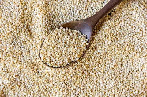 Ubi Jalar Panggang dan Salad Quinoa (Unsplash.com)