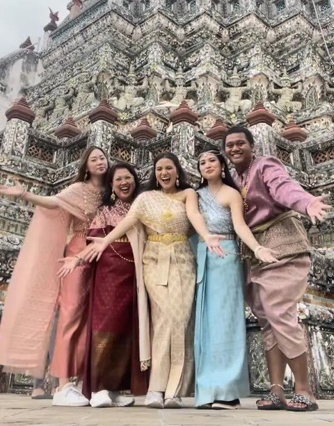 Gaya Marsha Aruan Liburan di Thailand. [@aruanmarsha]