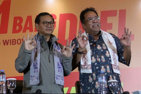 FOTO: Senyum Pramono-Rano Unggul Versi Quick Count di Pilkada Jakarta 2024