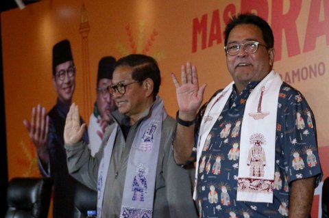 FOTO: Senyum Pramono-Rano Unggul Versi Quick Count di Pilkada Jakarta 2024