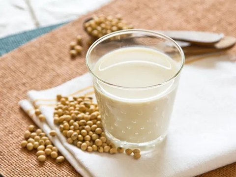 Dengan minum tiga smoothies ini, kamu akan menjadi lebih sehat dan tidurmu jadi nyenyak. | via: gentlemansgazette.com